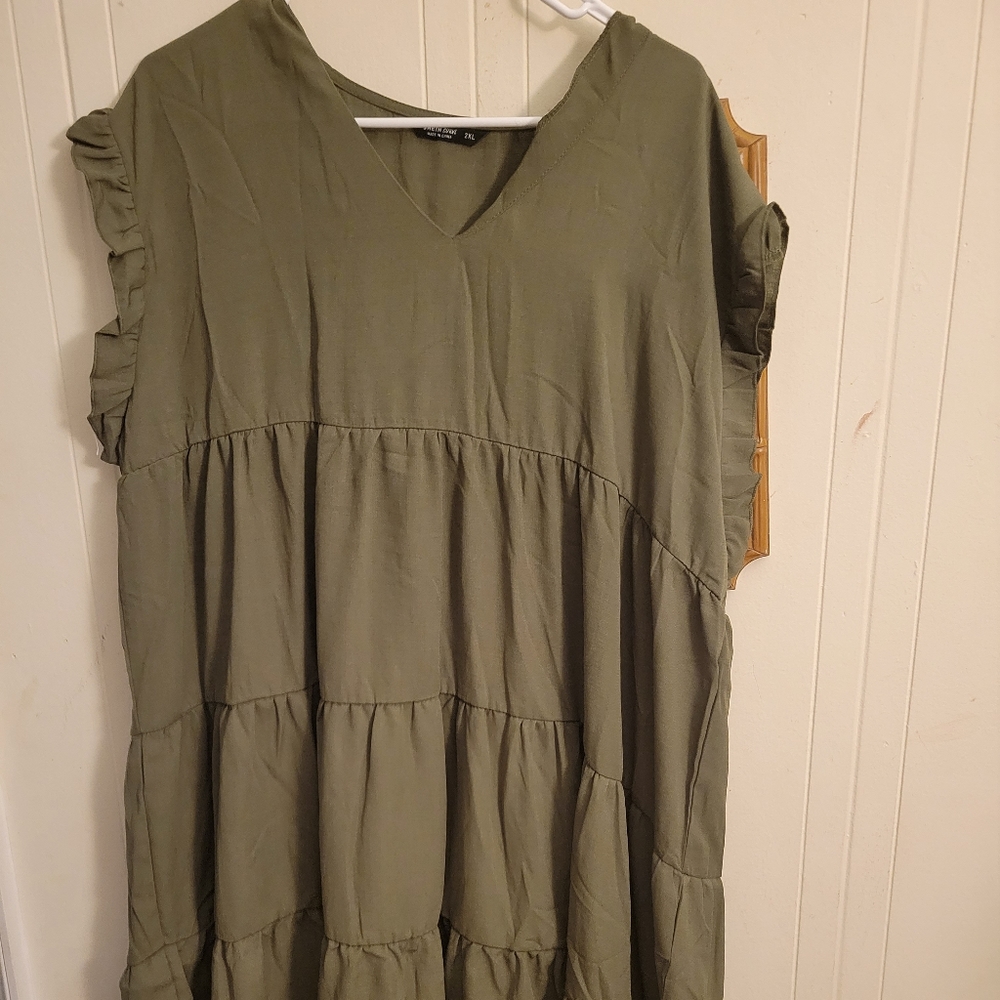 Dress - Picture 2 of 2